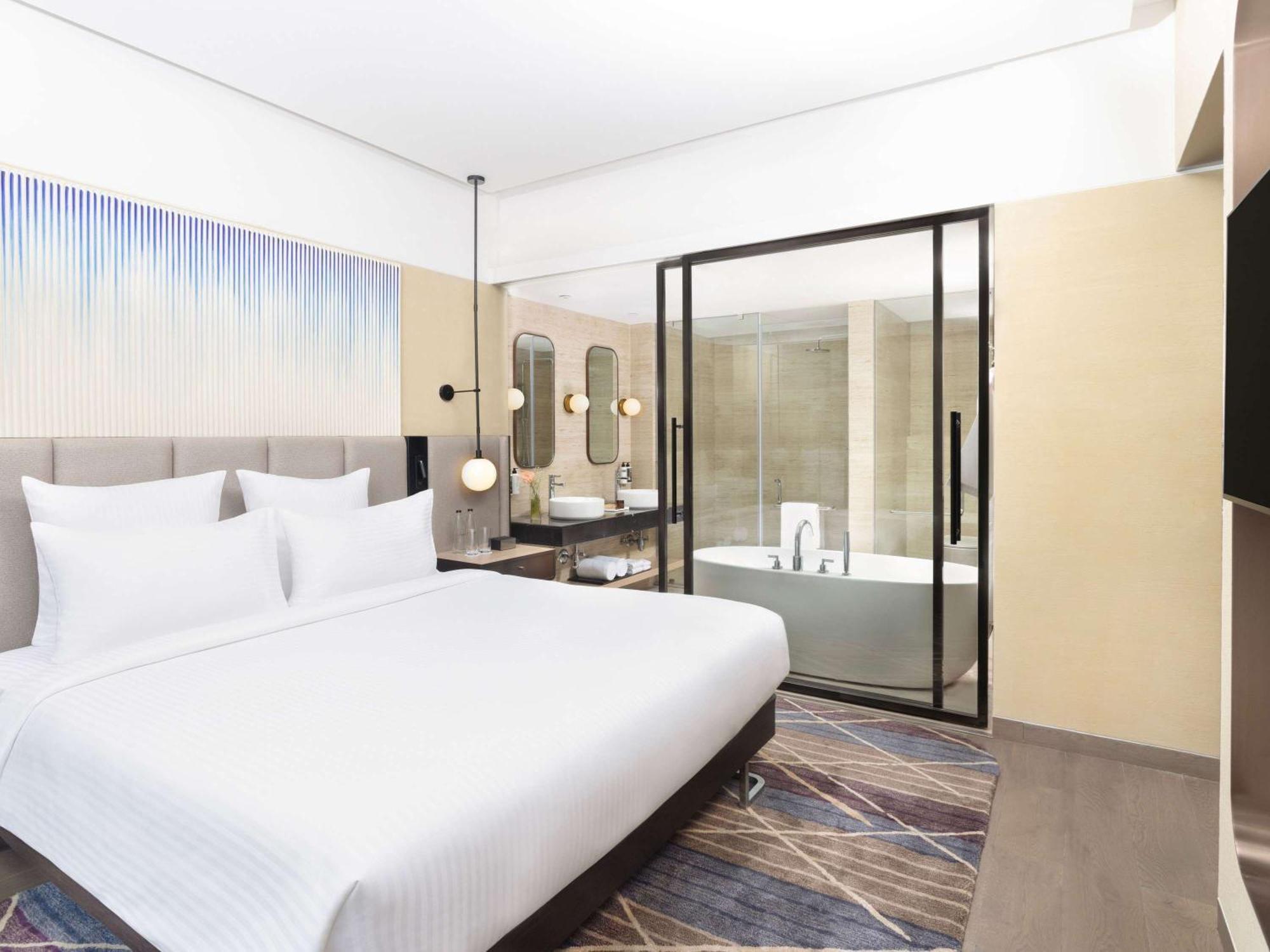 Novotel New Delhi City Centre 외부 사진