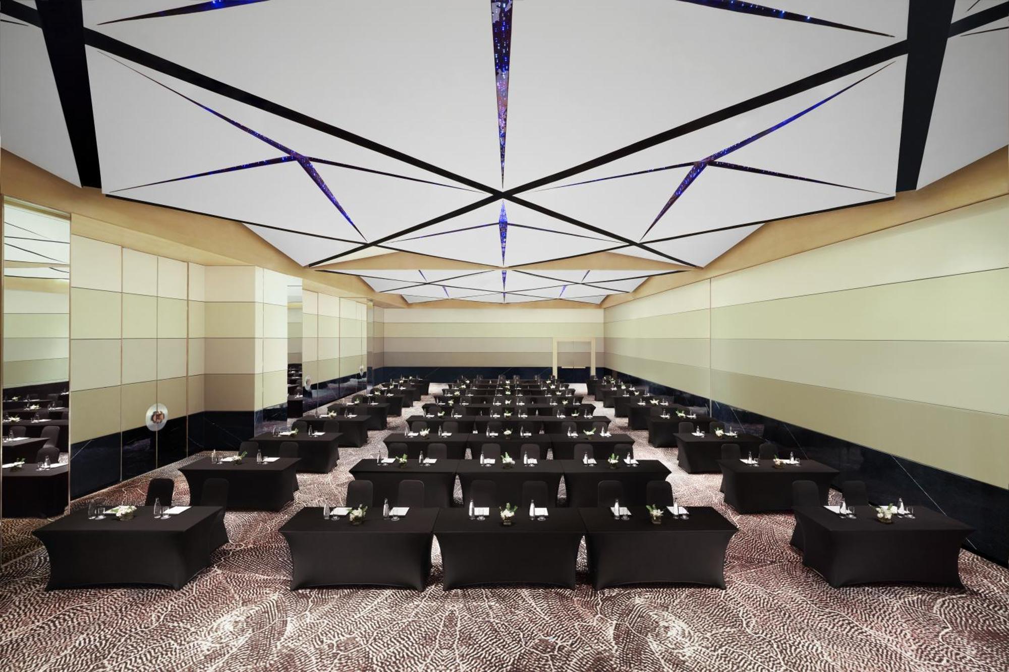 Novotel New Delhi City Centre 외부 사진