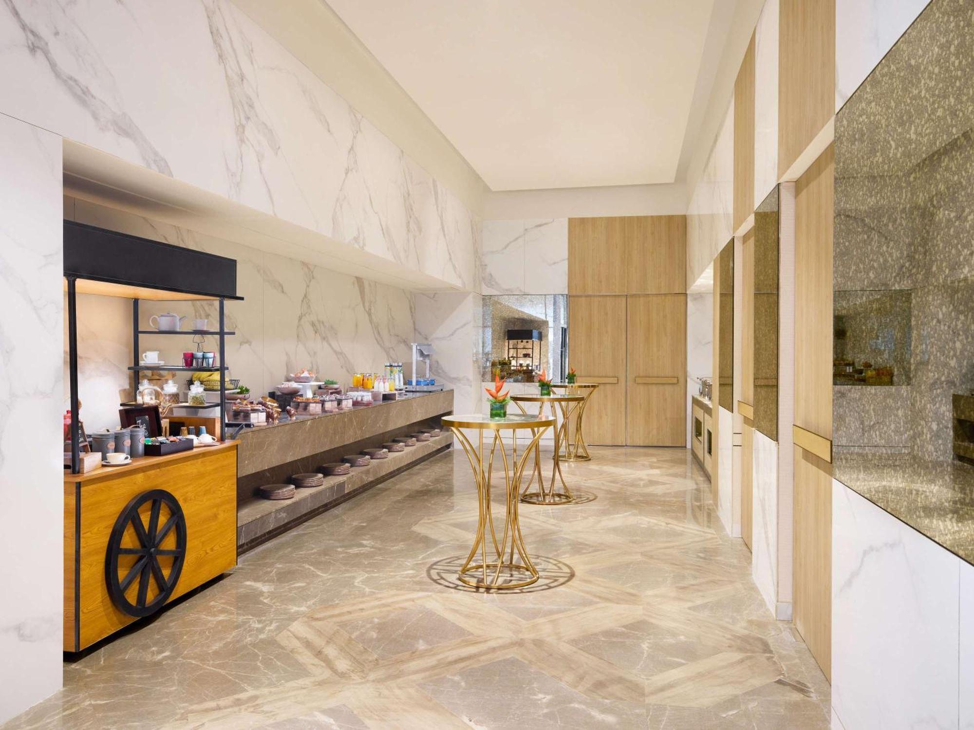 Novotel New Delhi City Centre 외부 사진