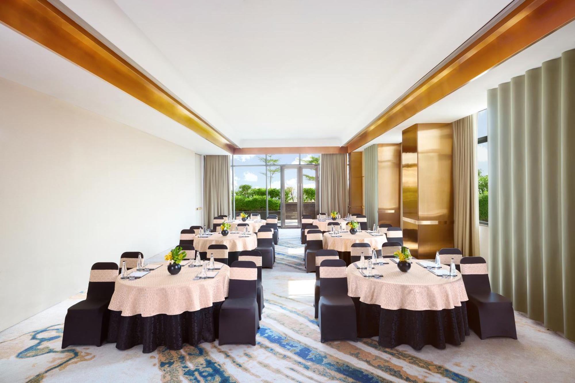 Novotel New Delhi City Centre 외부 사진
