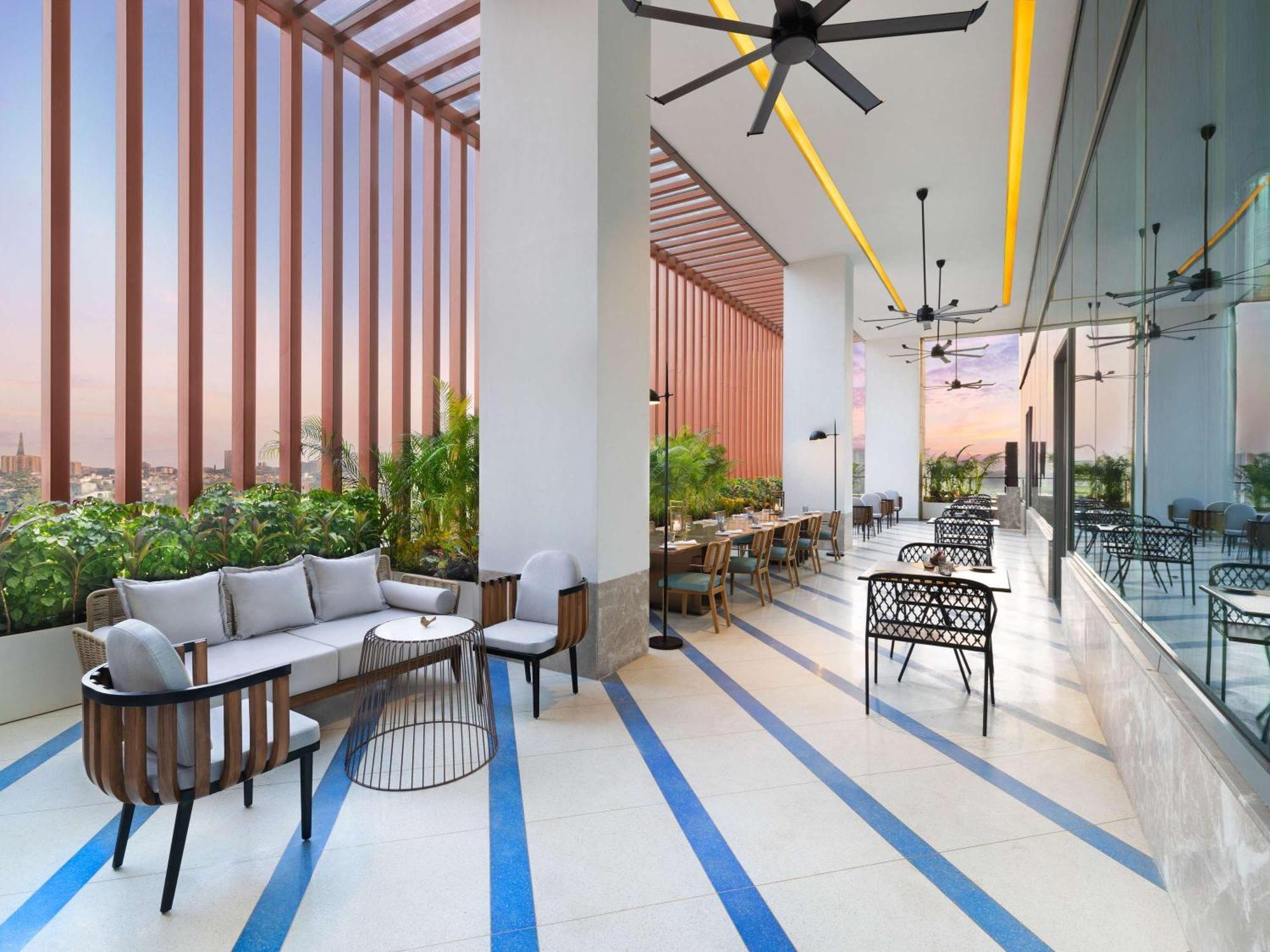Novotel New Delhi City Centre 외부 사진
